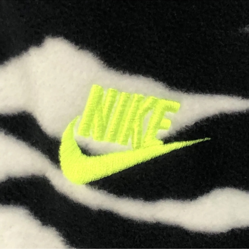 Nike Reversible Zebra Print Fleece Jacket - Picture 4 of 11